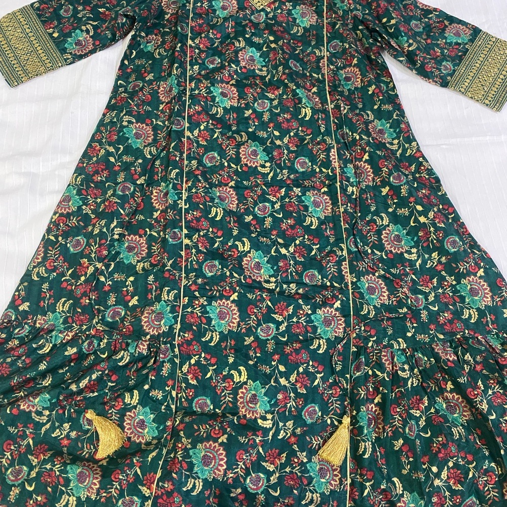 Aurelia three piece XL size dress, new n unused, pretty silky dress - Picture 5 of 9